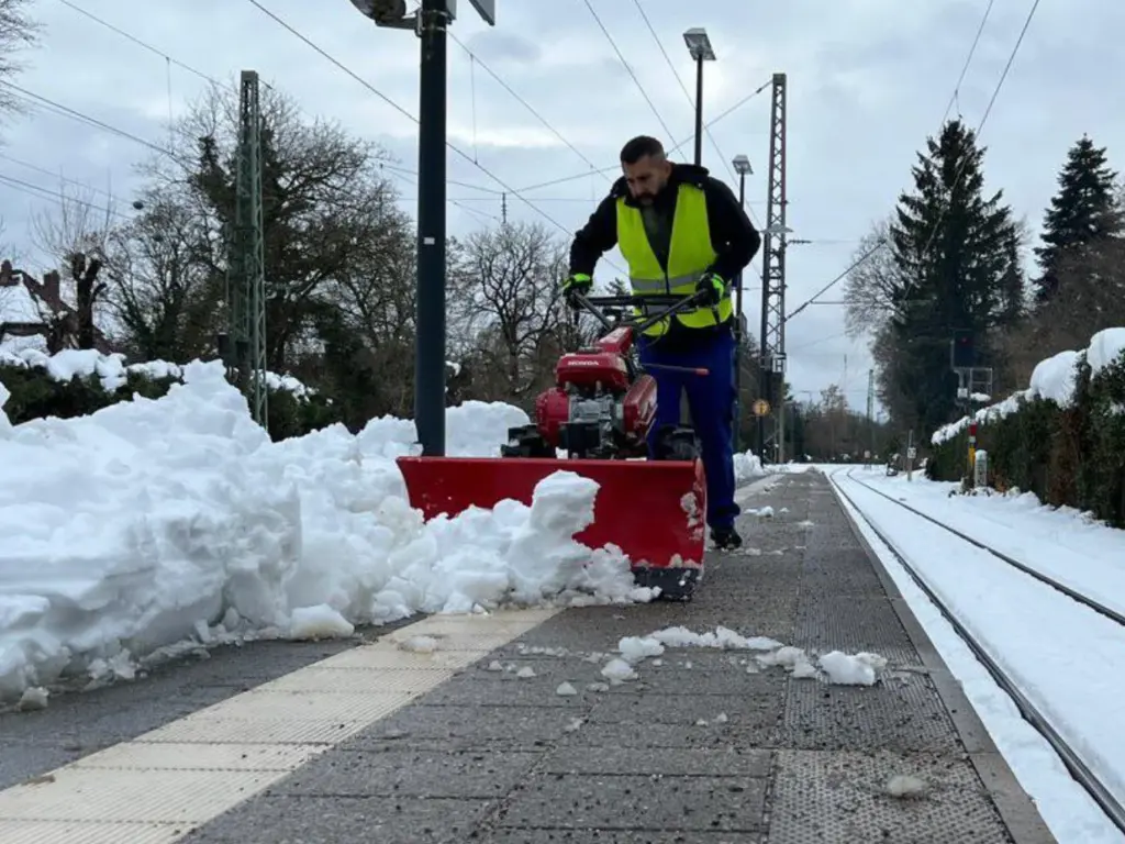 Hausmeisterservice und Winterdienst in München - Viva-Deluxe GmbH
