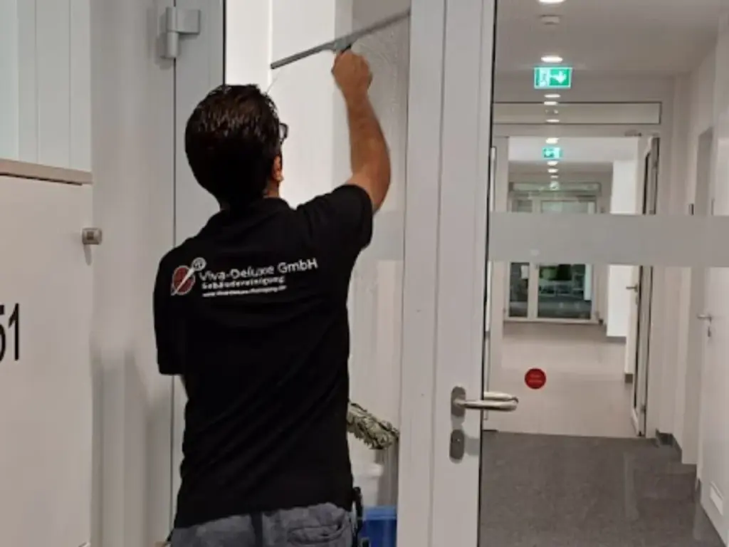 Karriere bei Viva-Deluxe GmbH Gebäudereinigung in München
