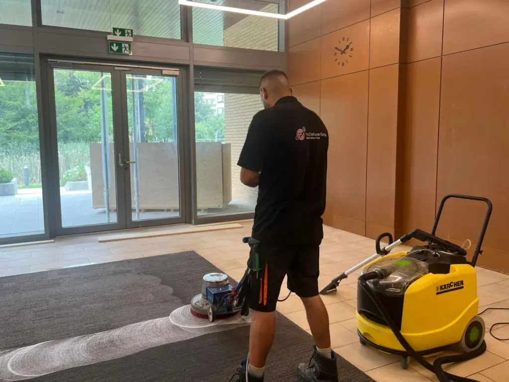 Sonderreinigung / Grundreinigung in München - Viva-Deluxe GmbH