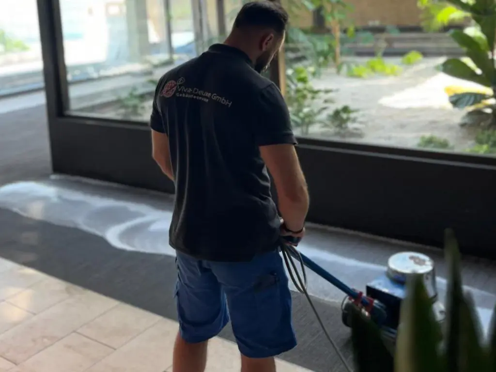 Viva-Deluxe GmbH - Sonderreinigung / Grundreinigung in München