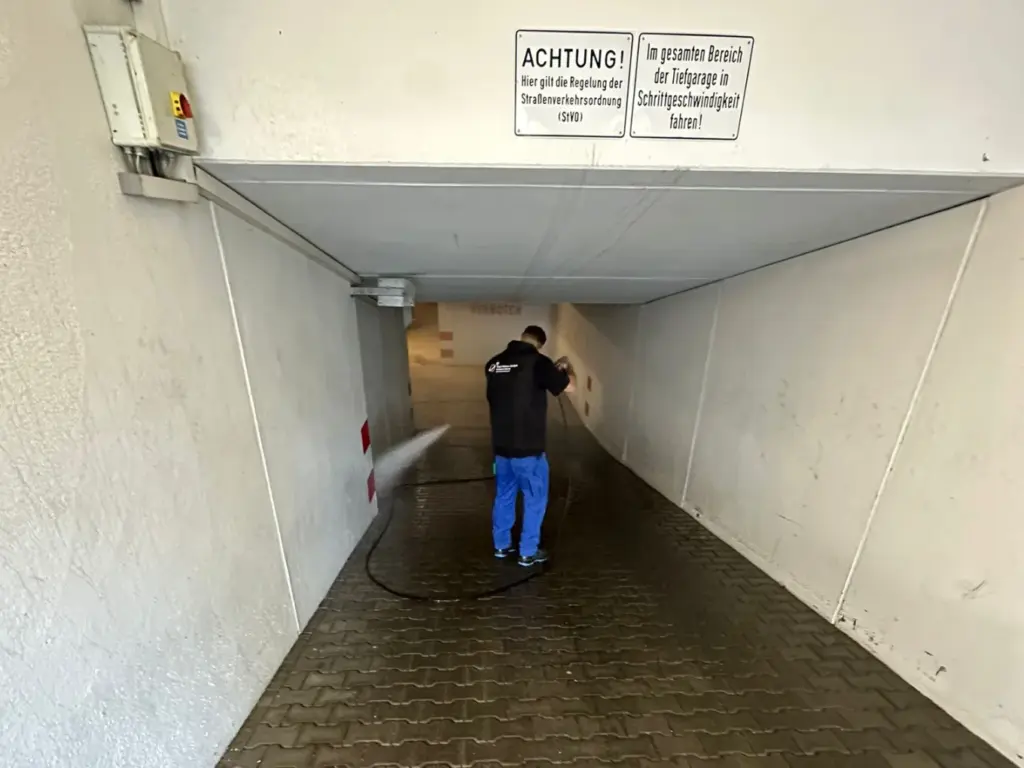 Viva-Deluxe GmbH Tiefgaragenreinigung in München und Umgebung