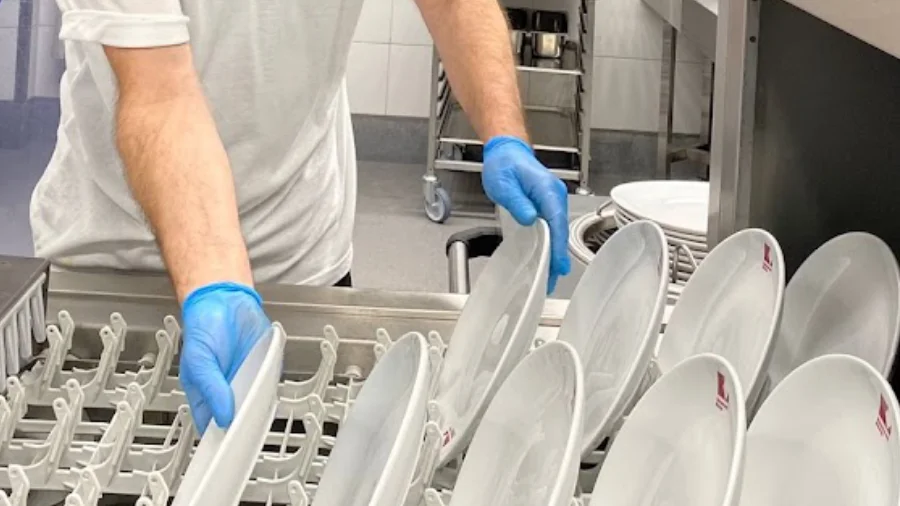 Spüldienste und Hotelreinigung in Stuttgart – hygienische Unterstützung für Gastronomie und Hotellerie